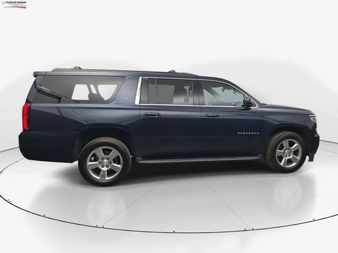 Used 2017 Chevrolet Suburban LT image 11