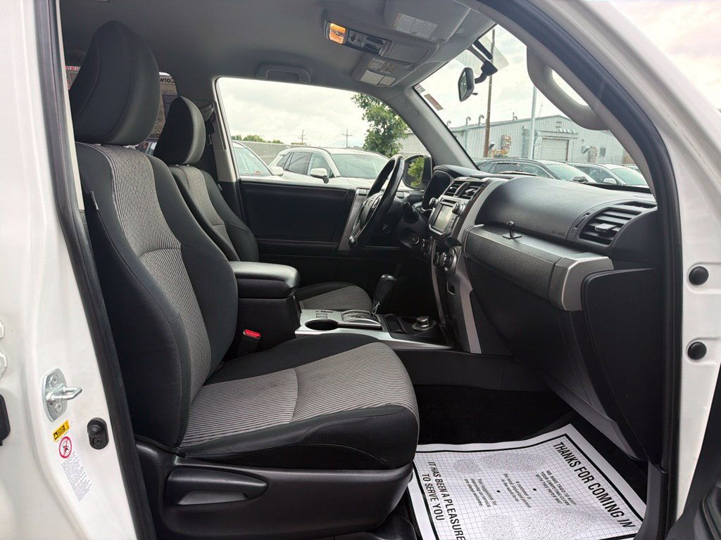 Used 2016 Toyota 4Runner SR5 AWD/4WD image 11