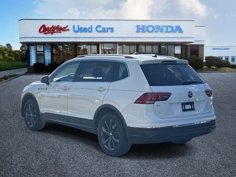 Used 2022 Volkswagen Tiguan SE image 3