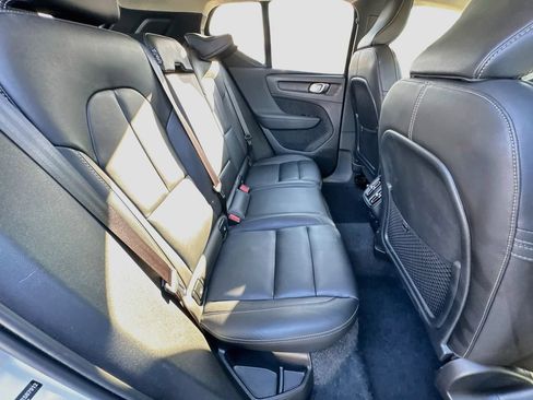 Used 2025 Volvo XC40 B5 Plus AWD/4WD image 32