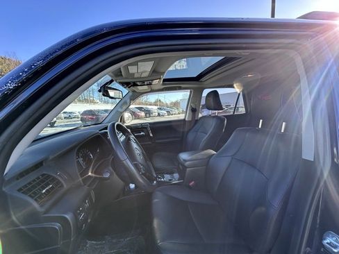 Used 2019 Toyota 4Runner image 12