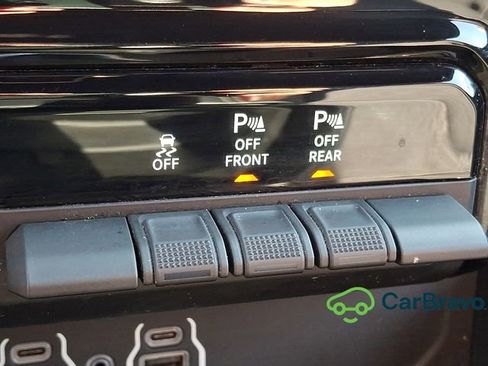 Used 2025 RAM 1500 Big Horn AWD/4WD image 25