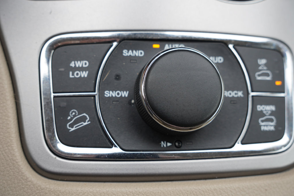Certified 2021 Jeep Grand Cherokee Overland AWD/4WD image 34