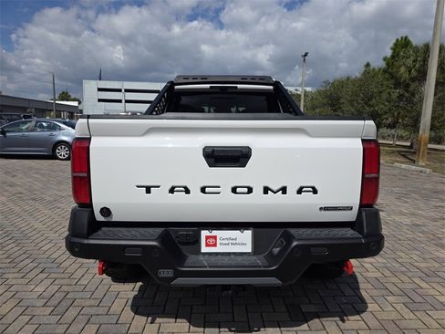 Used 2025 Toyota Tacoma Trailhunter image 10