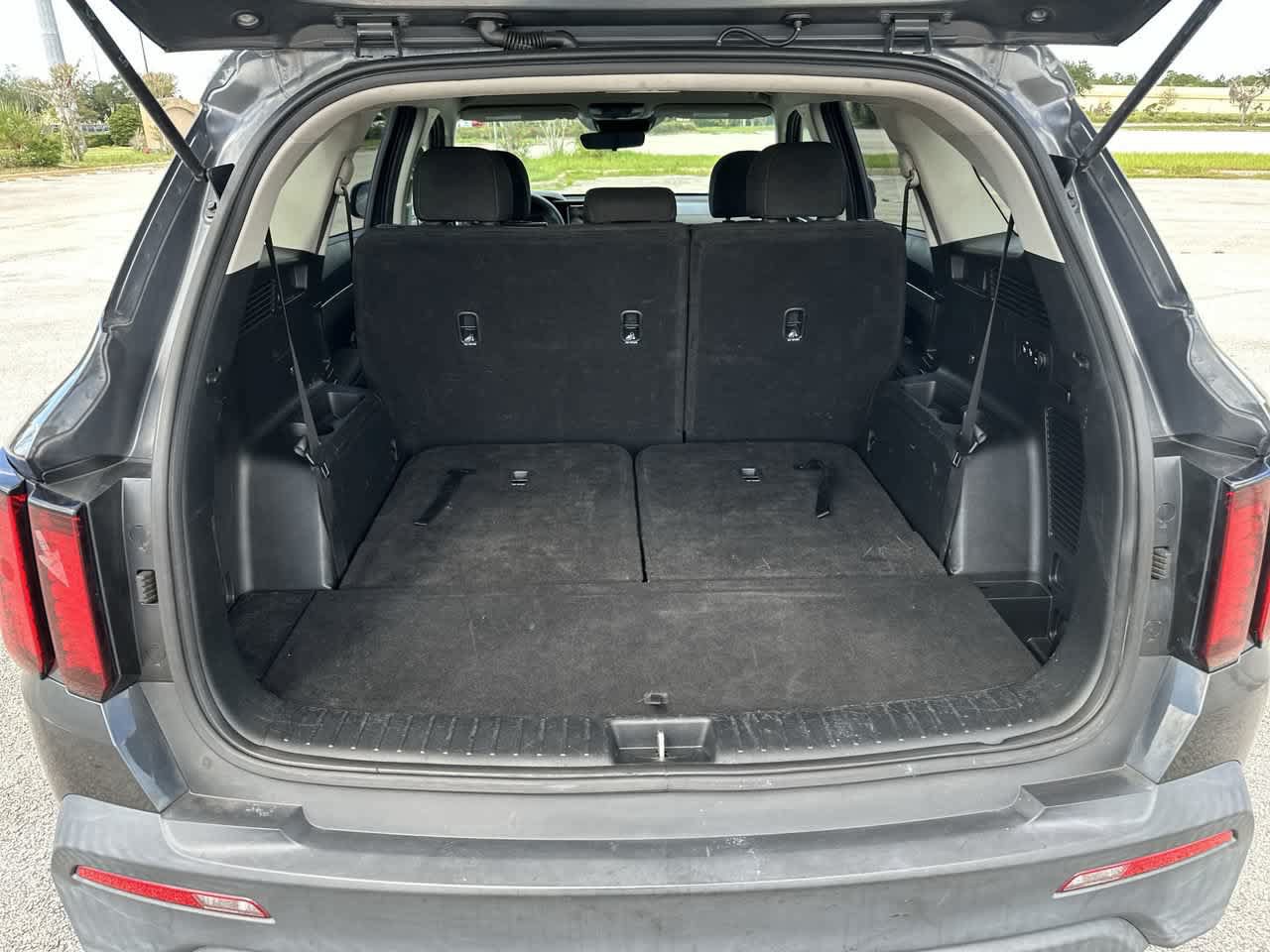 Used 2022 Kia Sorento LX FWD image 31