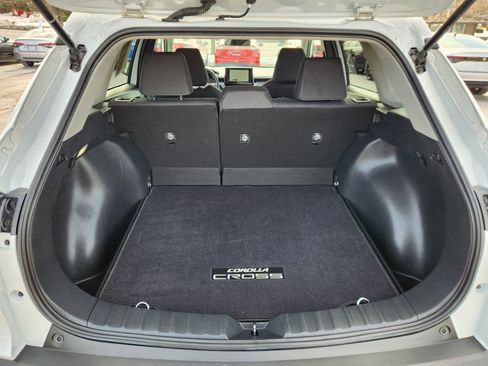 Used 2023 Toyota Corolla Cross LE image 18