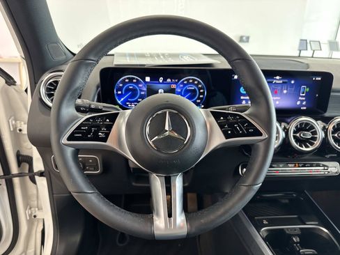 Certified 2025 Mercedes-Benz EQB 300 4MATIC image 20