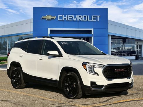 Certified 2023 GMC Terrain SLE w/ Driver Convenience Package image 6