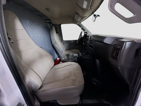 Used 2021 Chevrolet Express 2500 RWD image 22