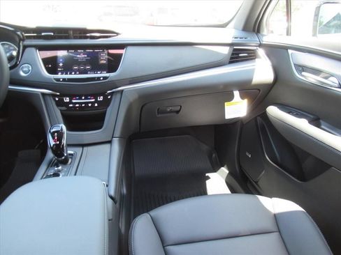 New 2026 Cadillac XT5 Luxury w/ LPO, Floor Liner Package FWD image 13