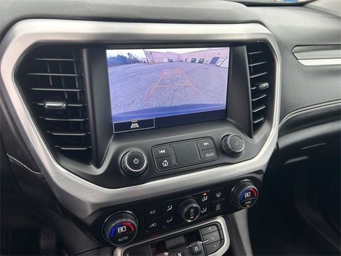 Used 2023 GMC Acadia SLT image 19