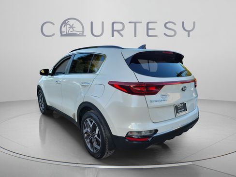 Used 2020 Kia Sportage EX w/ EX Technology Package FWD image 2