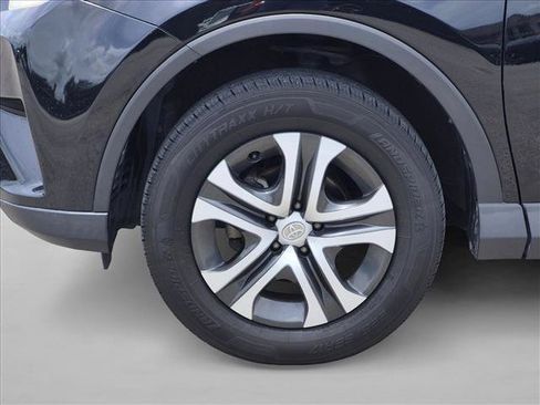 Used 2017 Toyota RAV4 LE FWD image 14