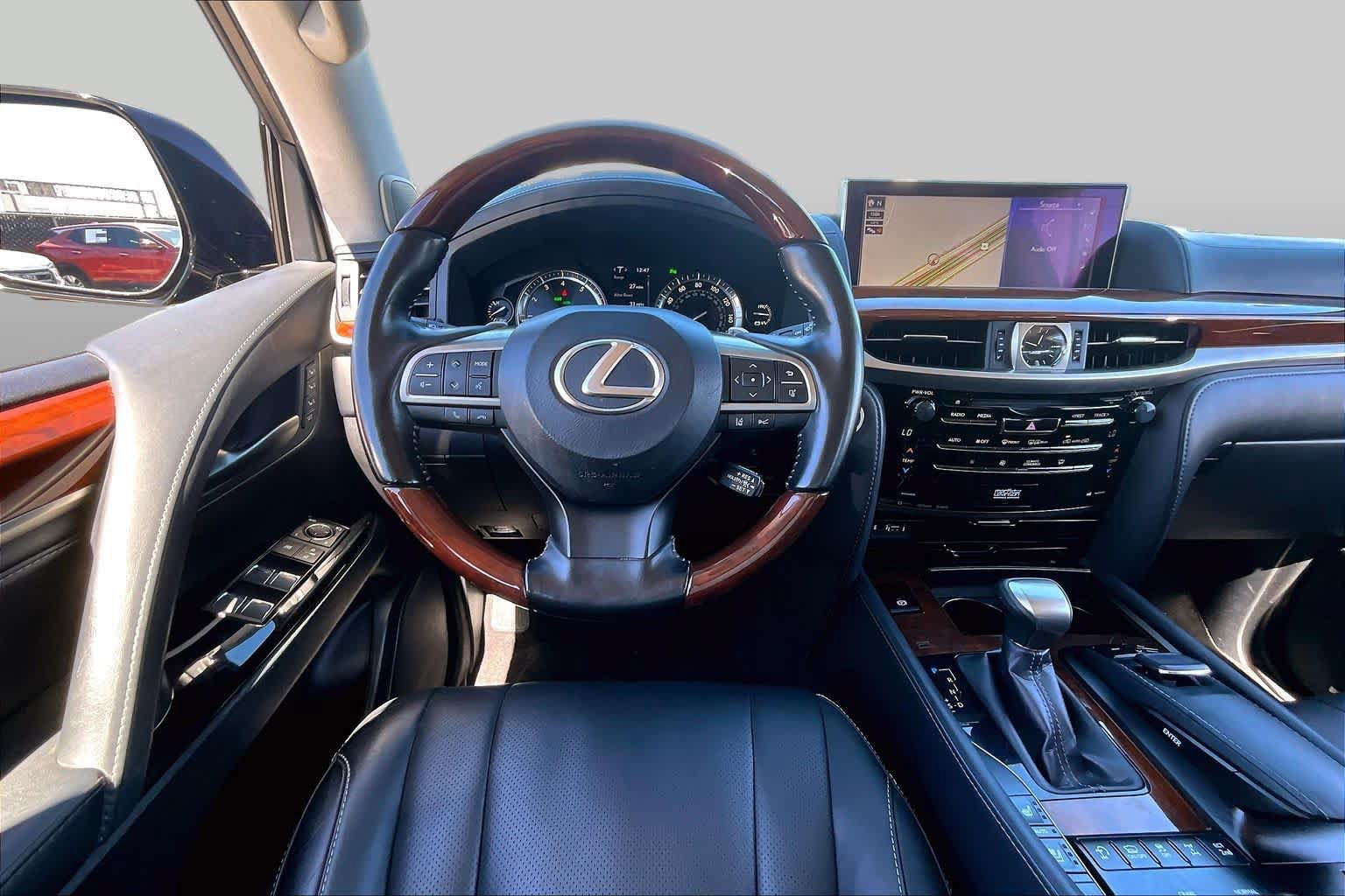 Used 2021 Lexus LX 570 4WD w/ Luxury Package image 6