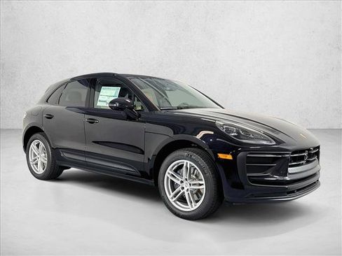 Used 2026 Porsche Macan AWD/4WD image 7