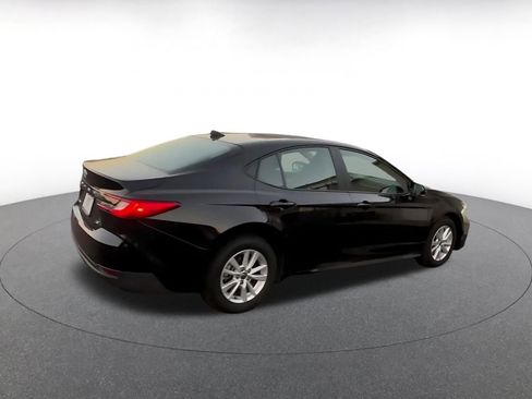 Used 2025 Toyota Camry LE image 15