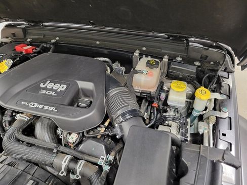 Used 2021 Jeep Wrangler Unlimited Sahara AWD/4WD image 60