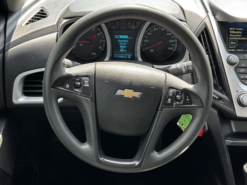 Used 2017 Chevrolet Equinox LS FWD image 15