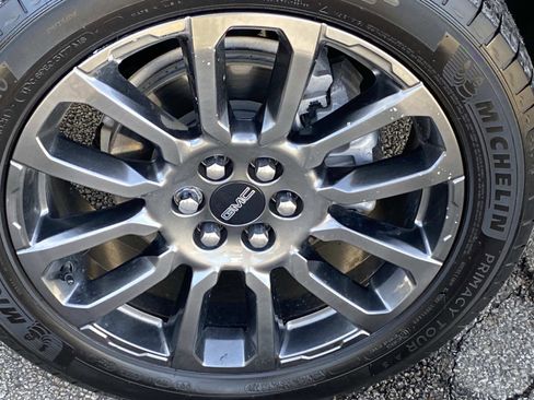 Used 2023 GMC Acadia Denali w/ Black Diamond Edition image 25