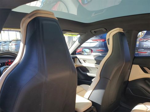 Used 2023 Porsche Taycan image 12