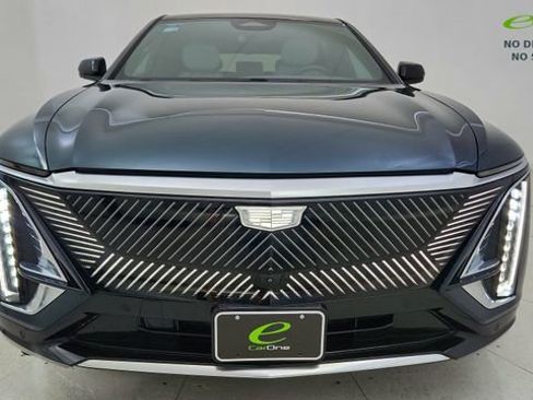 Used 2025 Cadillac Lyriq Luxury w/ LPO, Floor Liner Package RWD image 13