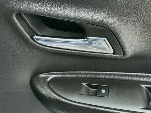 Used 2021 Chevrolet Trax LS FWD image 27