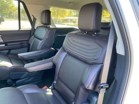 New 2025 Ford Expedition Platinum w/ Platinum Ultimate Package AWD/4WD image 30