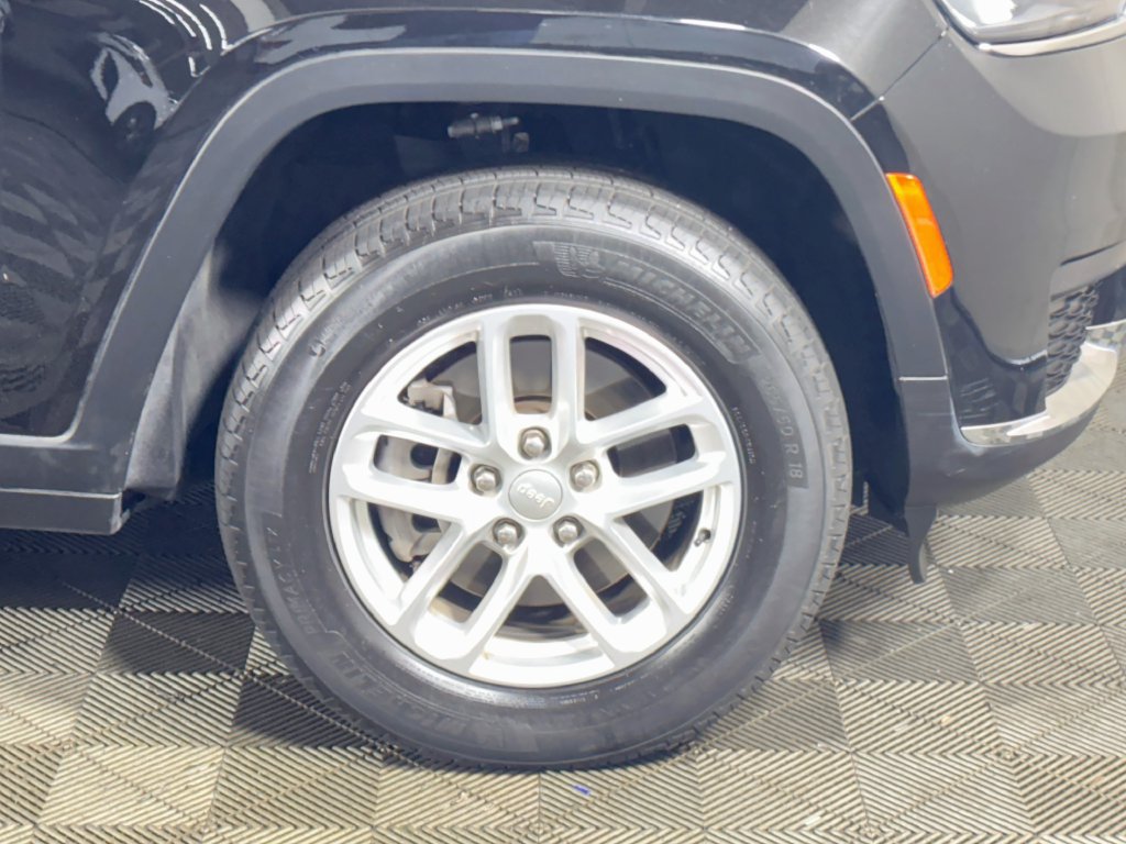 Certified 2024 Jeep Grand Cherokee L Laredo w/ Luxury Tech Group I AWD/4WD image 24