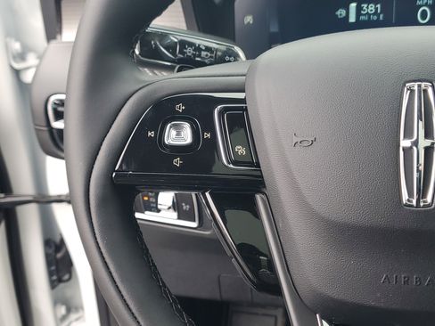 New 2026 Lincoln Corsair Premiere image 17