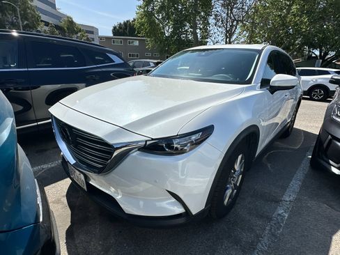 Used 2018 MAZDA CX-9 Touring w/ Touring Premium Package image 2