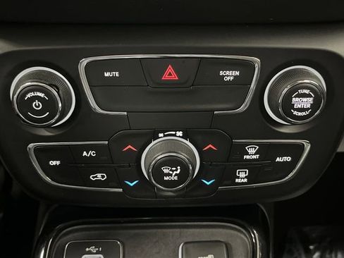 Used 2021 Jeep Compass Latitude image 17