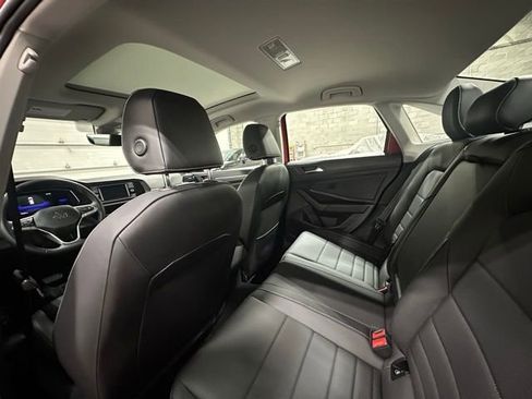 Certified 2022 Volkswagen Jetta SE image 15