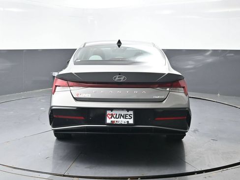 Used 2024 Hyundai Elantra Limited FWD image 12