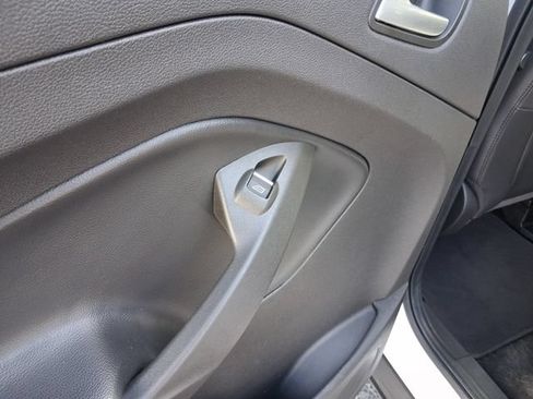 Used 2019 Ford Escape SE FWD image 10