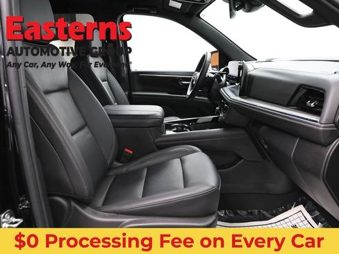 Used 2025 Chevrolet Suburban Z71 AWD/4WD image 26