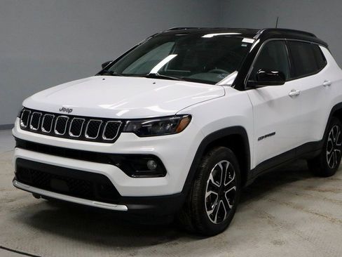 Used 2024 Jeep Compass Limited image 7