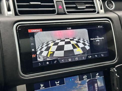 Used 2020 Land Rover Range Rover HSE image 21