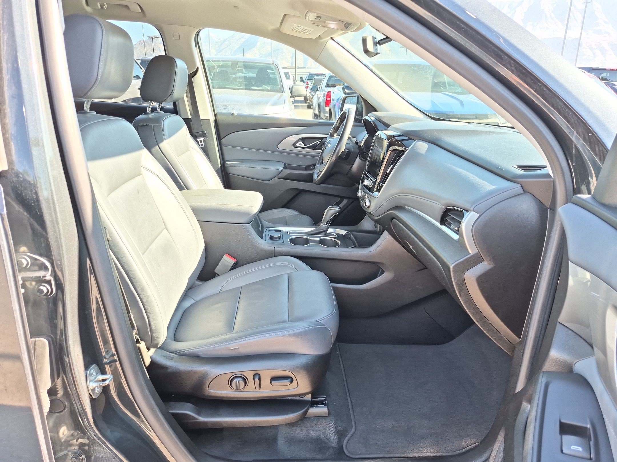 Used 2019 Chevrolet Traverse LT w/ LPO, Black Accent Package AWD/4WD image 30