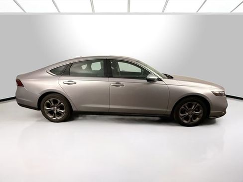 Used 2024 Honda Accord EX image 11