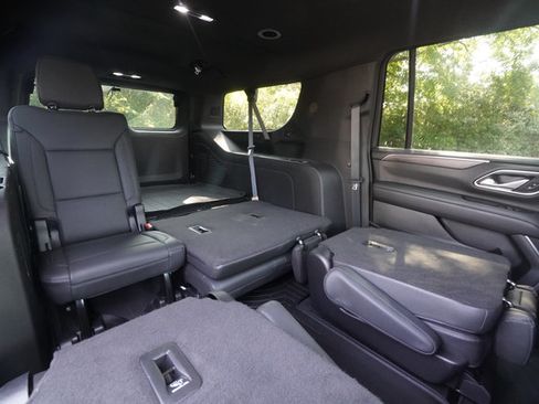 Used 2022 Chevrolet Suburban Z71 w/ Z71 Off-Road Package AWD/4WD image 25