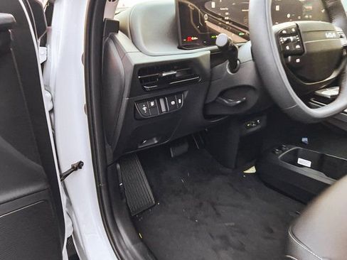 New 2025 Kia EV6 Light image 11