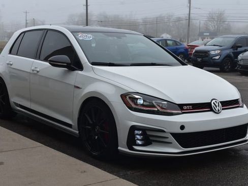 Used 2018 Volkswagen GTI SE w/ SE Leather Package image 10