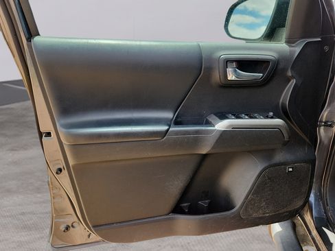 Used 2023 Toyota Tacoma Limited AWD/4WD image 11