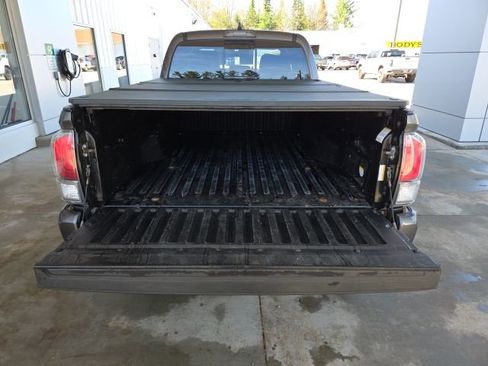 Used 2021 Toyota Tacoma TRD Sport image 35