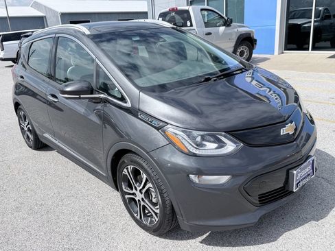 Used 2017 Chevrolet Bolt Premier w/ Driver Confidence II Package FWD image 3