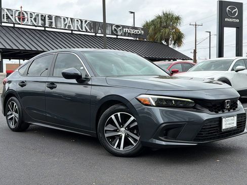 Used 2023 Honda Civic LX image 2