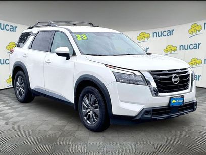 Used 2023 Nissan Pathfinder SV