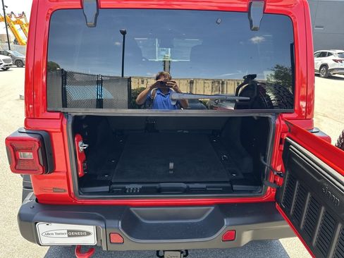 Used 2024 Jeep Wrangler Unlimited Rubicon w/ XTREMEE 35" Tire Package AWD/4WD image 21