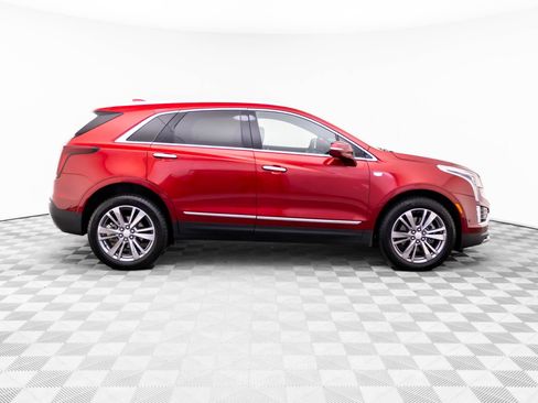 Certified 2025 Cadillac XT5 Premium Luxury w/ Technology Package AWD/4WD image 7
