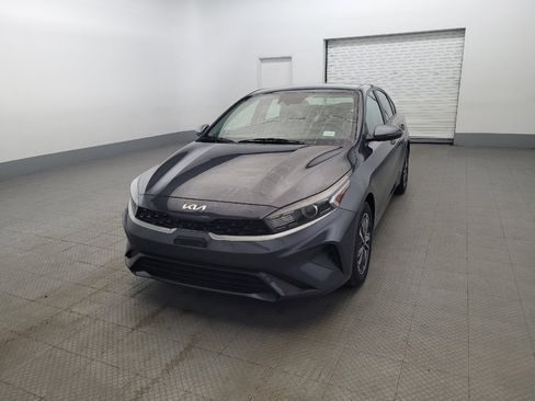 Used 2022 Kia Forte LXS w/ LXS Technology Package FWD image 15